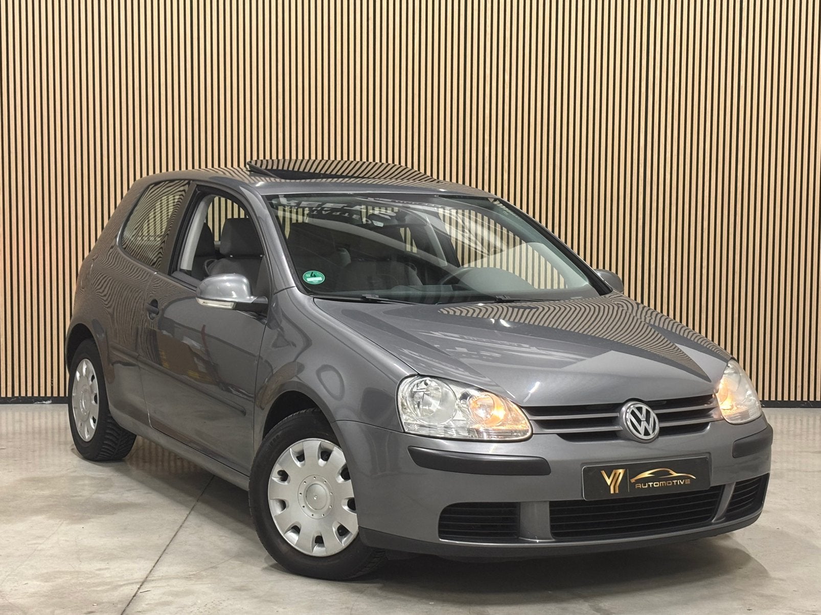 Volkswagen golf 5 1.6 trendline automaat dsg 1jaar garantie, Auto's, Automaat, 75 kW, Stof, 1600 cc