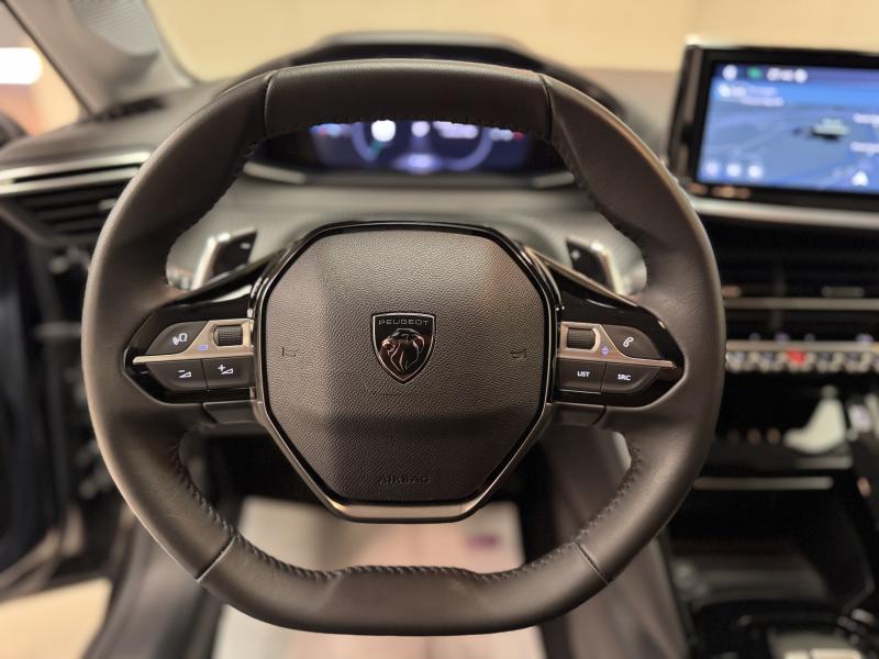 Peugeot 208 1.2i ALLURE EAT8 LED|GPS|PDC|CRUISE|CARPLAY|CAME, Automaat, Zwart, 5 deurs, 74 kW