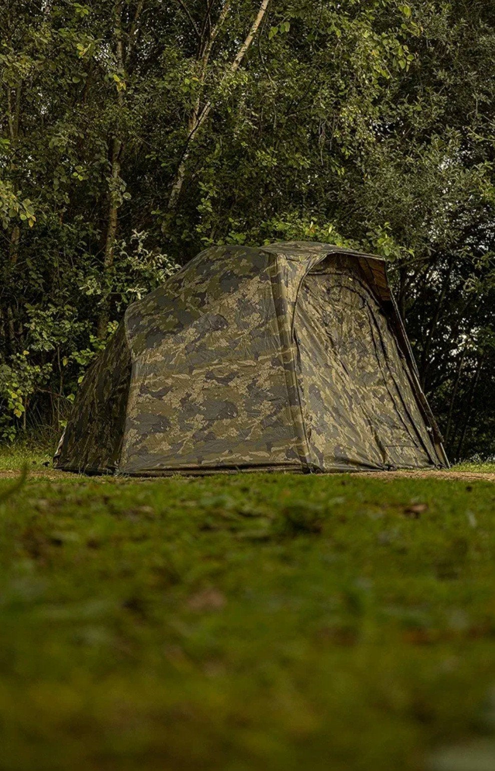 Solar camo brolly slechts 1x gebruikt inclusief grondzeil., Sports nautiques & Bateaux, Enlèvement, Neuf, Autres types