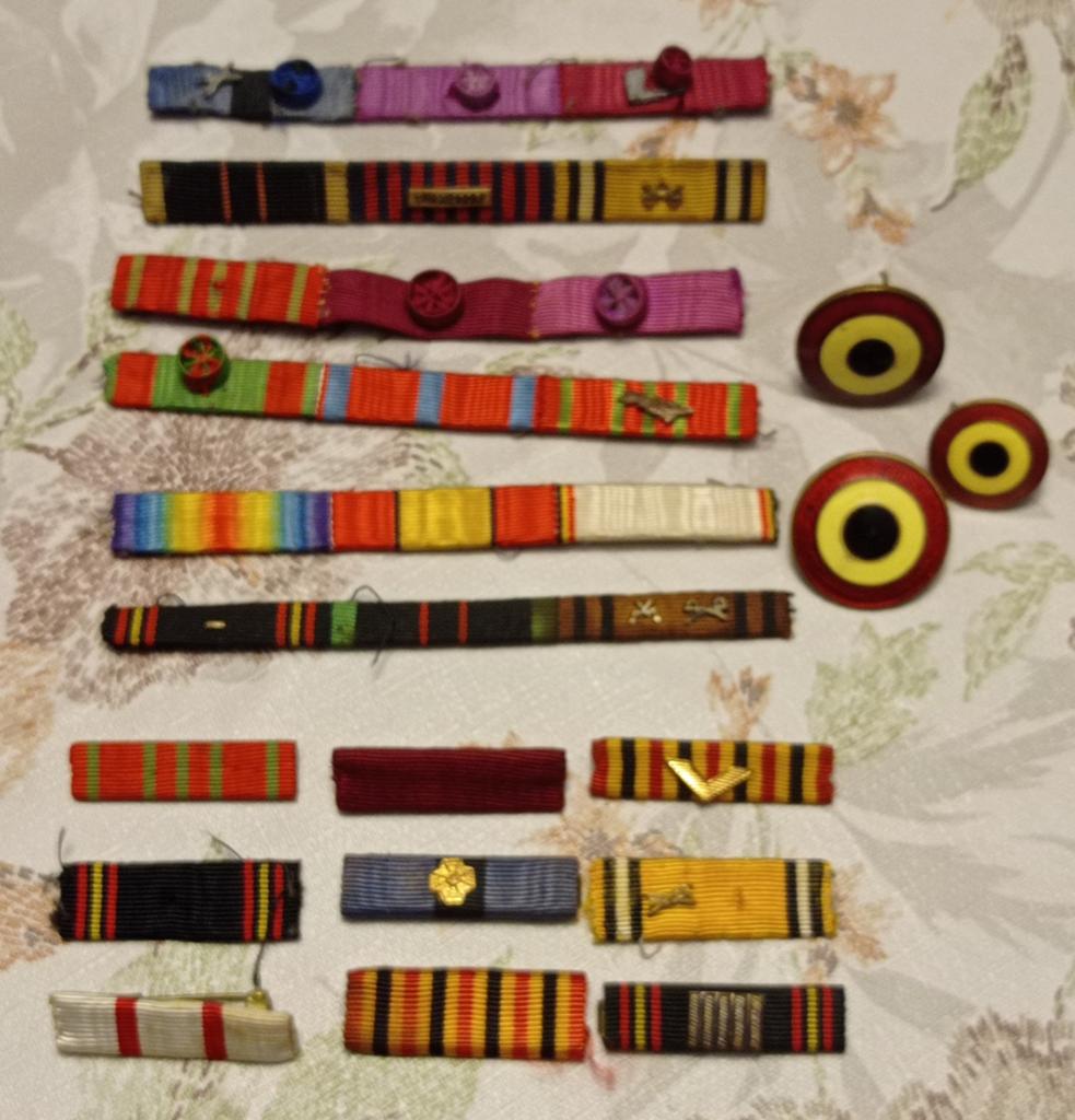 Lot militaria décoration belge rappels dixmude et boutons, Envoi