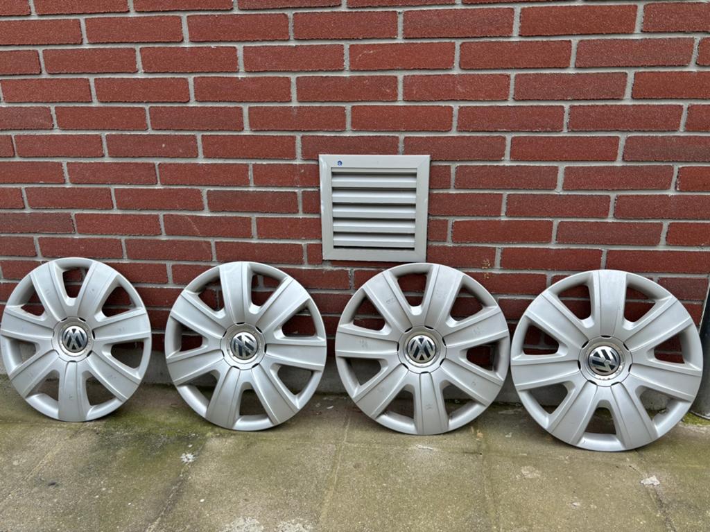WAREMME - Enjoliveurs d’origine VW pour jantes 14 pouces, Autos : Divers, Enjoliveurs, Enlèvement, Utilisé