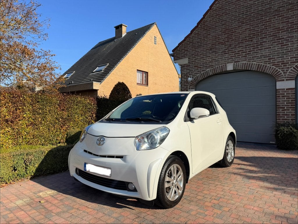 Toyota IQ 1.0i AC Klaar om in te schrijven, Stof, 50 kW, Zwart, Wit