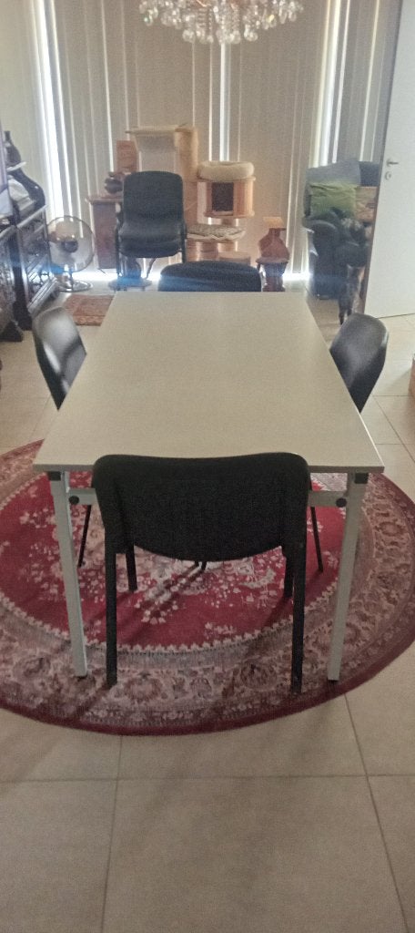table à manger robuste avec 4 chaises, Quatre personnes, 150 à 200 cm, Klassiek, Comme neuf