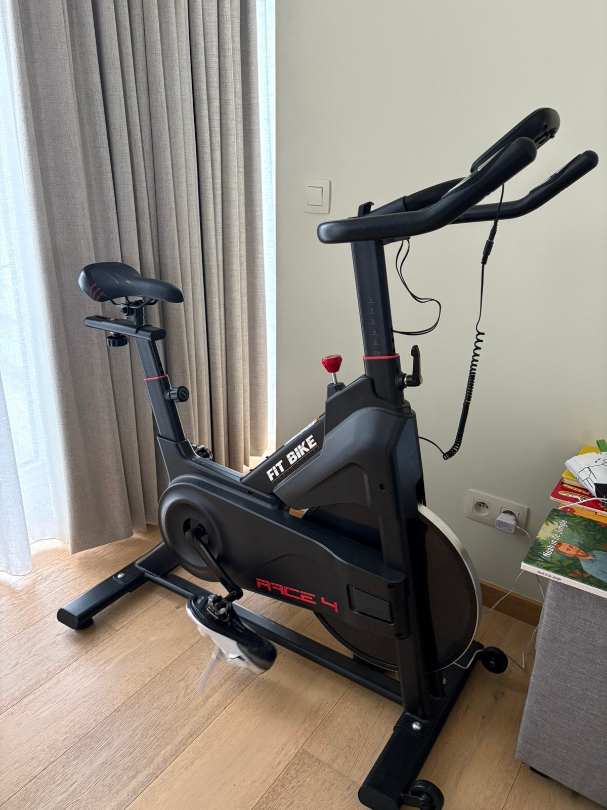Fitbike race 4, Sport en Fitness, Fitnessapparatuur, Ophalen, Zo goed als nieuw