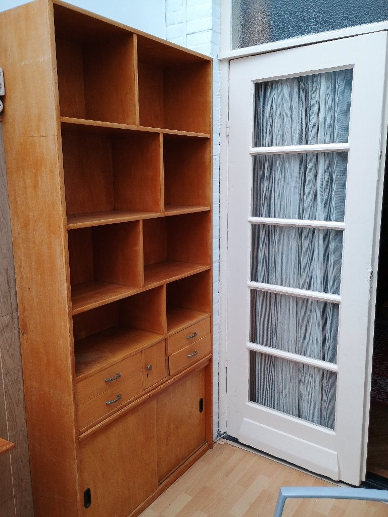 hoge  kast   voor   €  35, Ophalen, Gebruikt