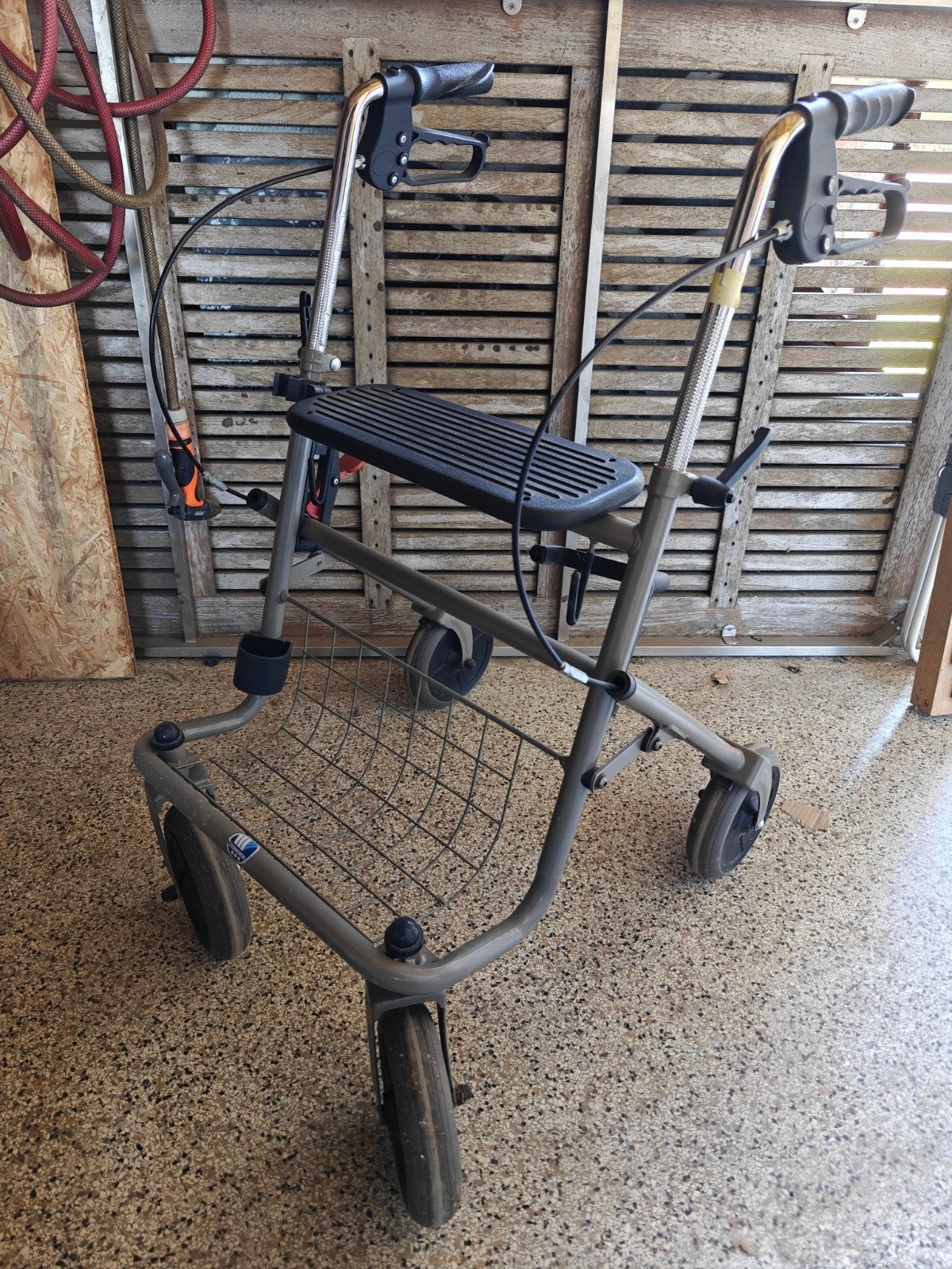Rollator, Ophalen
