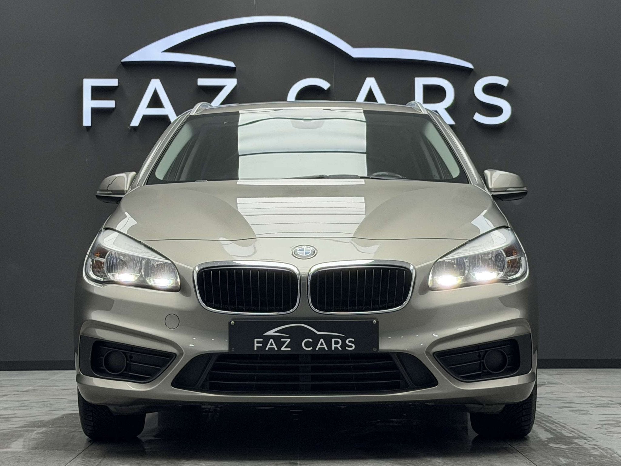 BMW 2 Serie 218 i Active Tourer * 1ER PROP + CLIM + GARANTIE, Auto's, BMW, Stof, Gebruikt, 136 pk, Bedrijf
