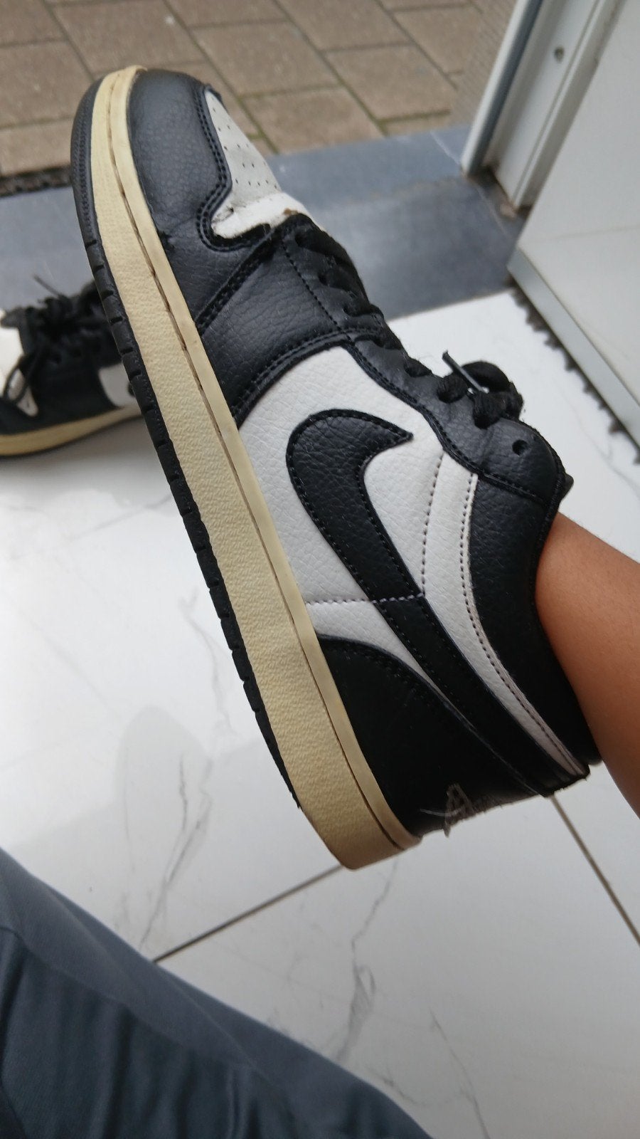 Nike Sneakers Zwart-Wit, Kinderen en Baby's, Ophalen, Gebruikt, Schoenen