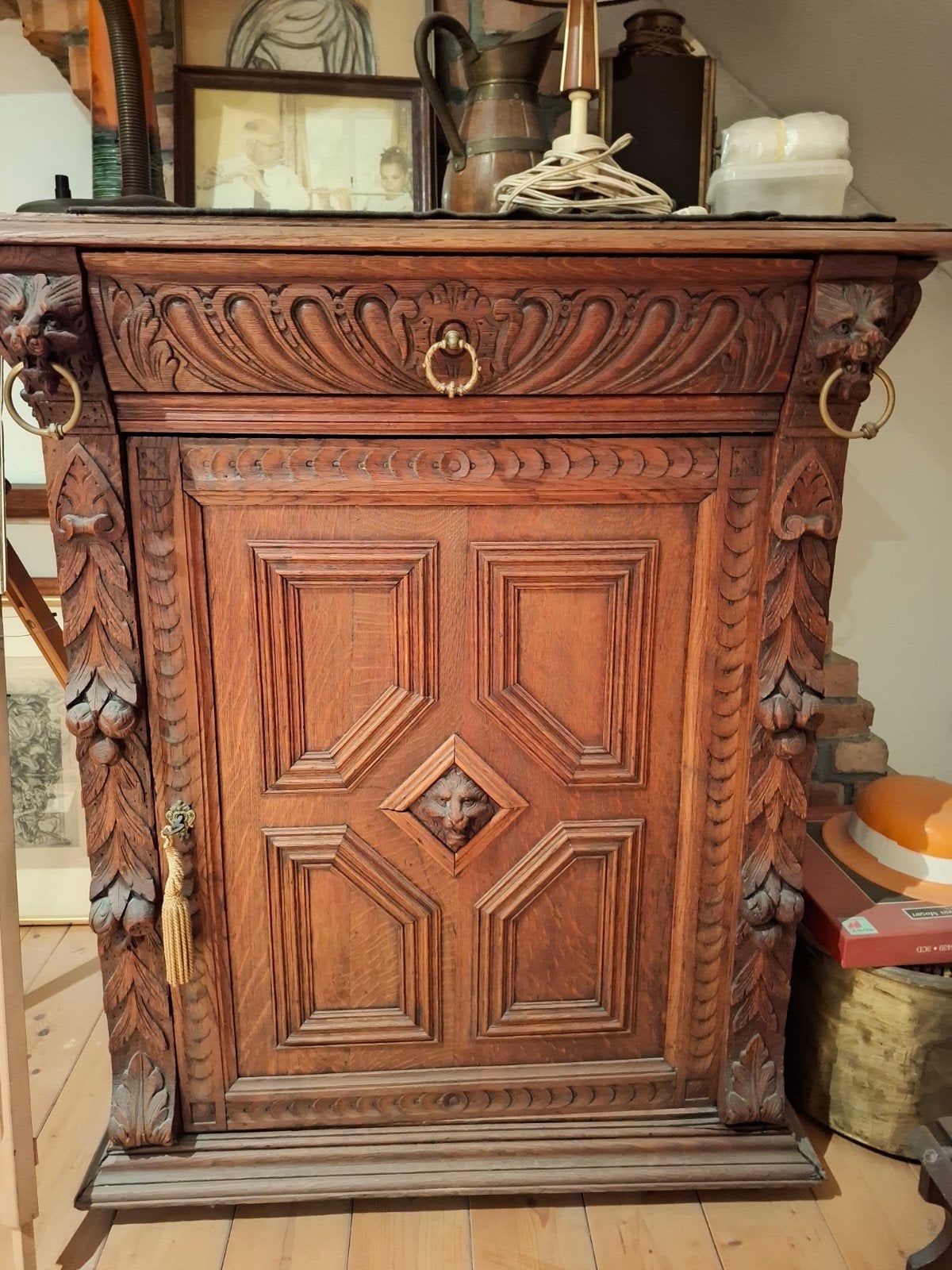 mechelse kast, Ophalen