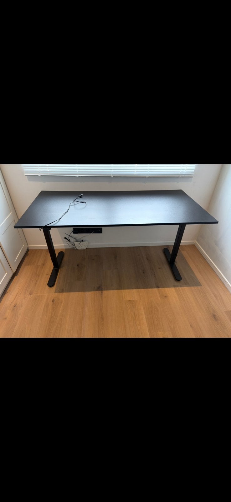 Verstelbare bureau, Ophalen, Zo goed als nieuw