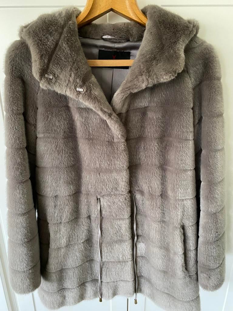Prachtige grijze mantel Fuchs Schmitt, Kleding | Dames, Verzenden, Zo goed als nieuw, Maat 38/40 (M)