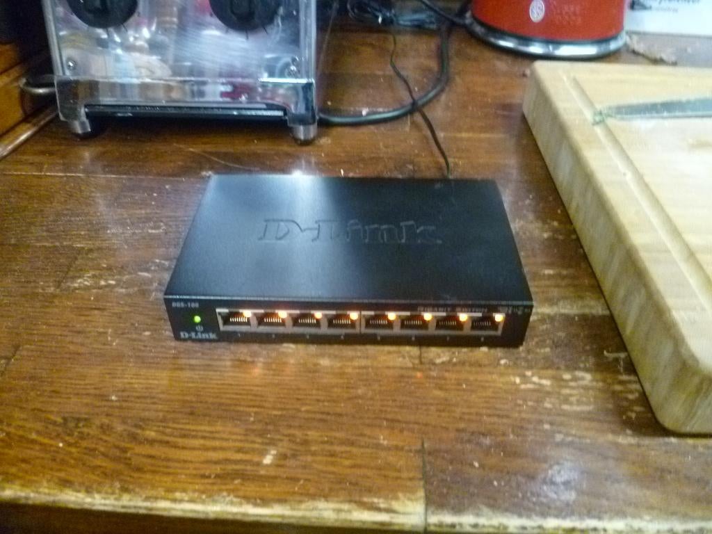 D-Link DES-108 Fast Ethernet-switch, Ophalen, Gebruikt