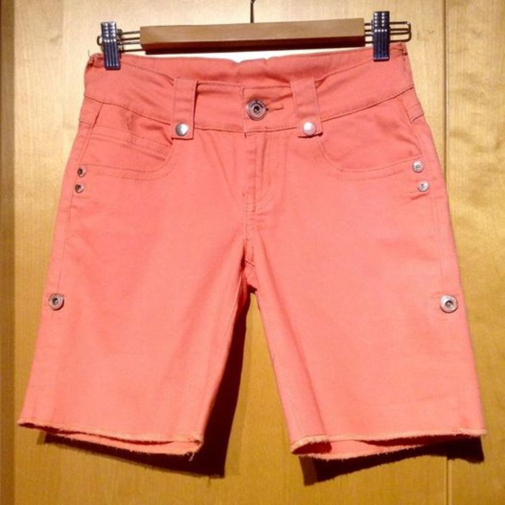 Short femme S/XS, Enlèvement ou Envoi, Comme neuf, Autres couleurs, W28 - W29 (confection 36)