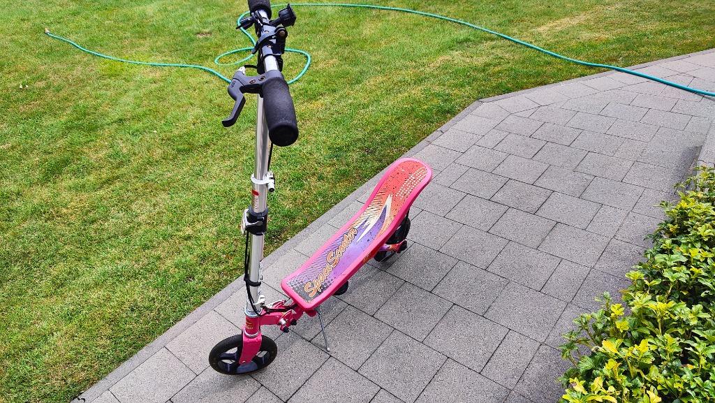 Space scooter, Ophalen, Zo goed als nieuw, Kickbike, Space scooter