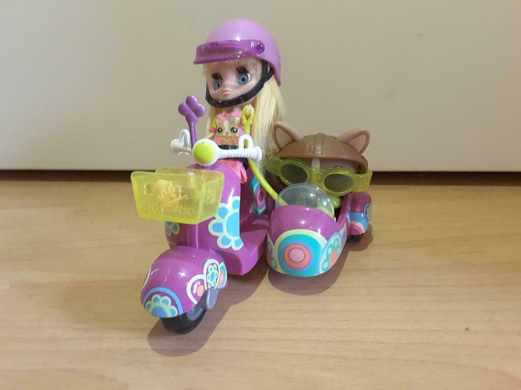 Blythe et son petshop en side car, Enlèvement, Comme neuf, Autres types