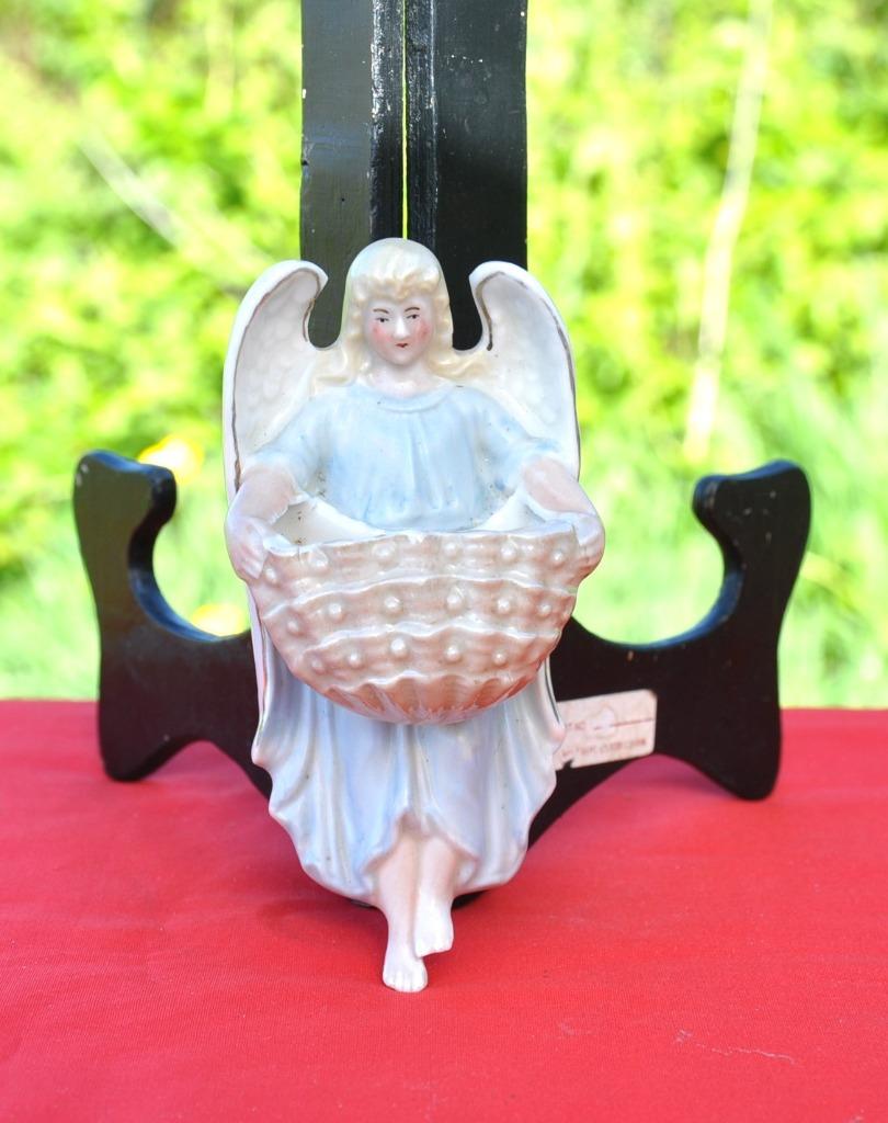 benitier en porcelaine ange n4055 III, Antiquités & Art, Enlèvement ou Envoi