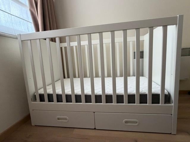 Lit bébé IKEA+matelas premium 3D–Très bon état, Enlèvement, Comme neuf, Lit