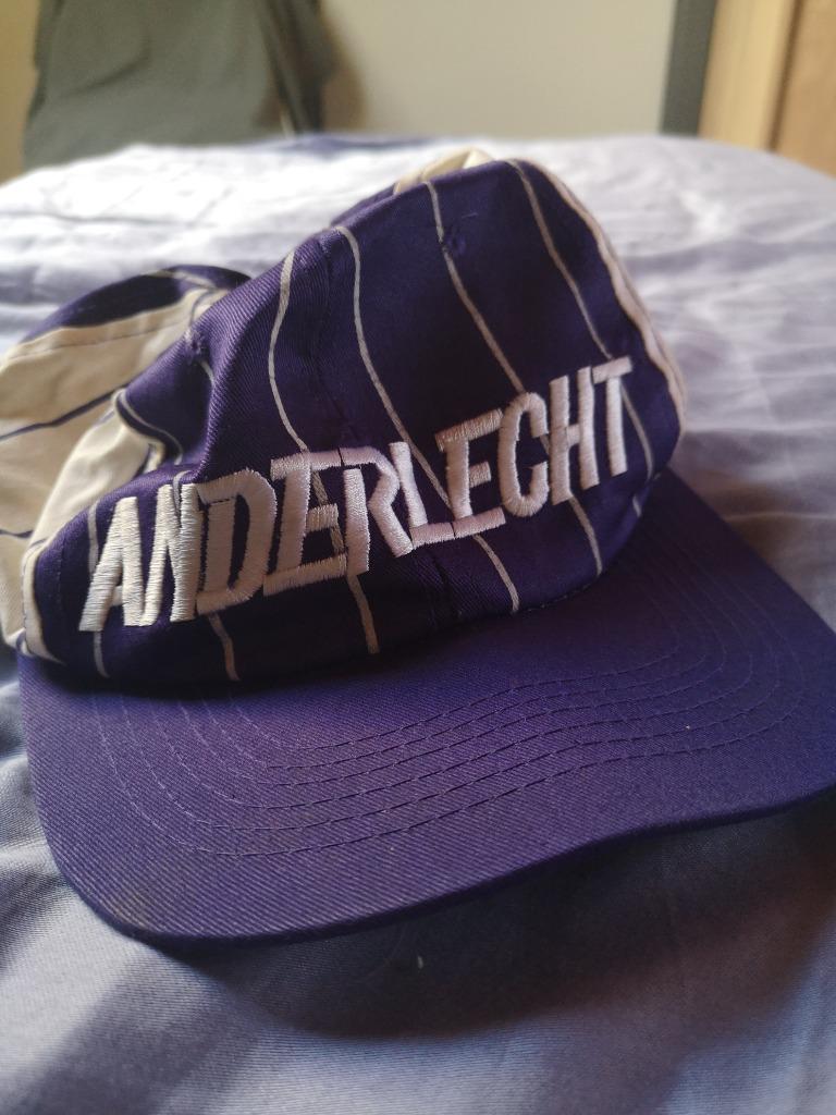 Pet Anderlecht, Enlèvement ou Envoi, Porté, Casquette