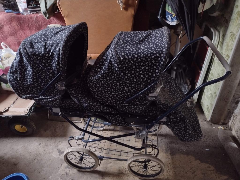 Landau/Poussette double (Toujours disponible), Enfants & Bébés, Poussettes & Combinaisons, Utilisé, Poussette, Autres marques