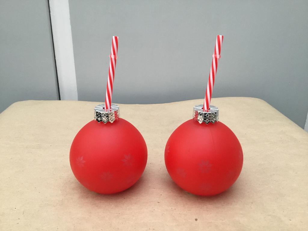 Deux verres à boire en forme de boule de Noël avec paille, Collections, Enlèvement ou Envoi, Neuf, Autres types