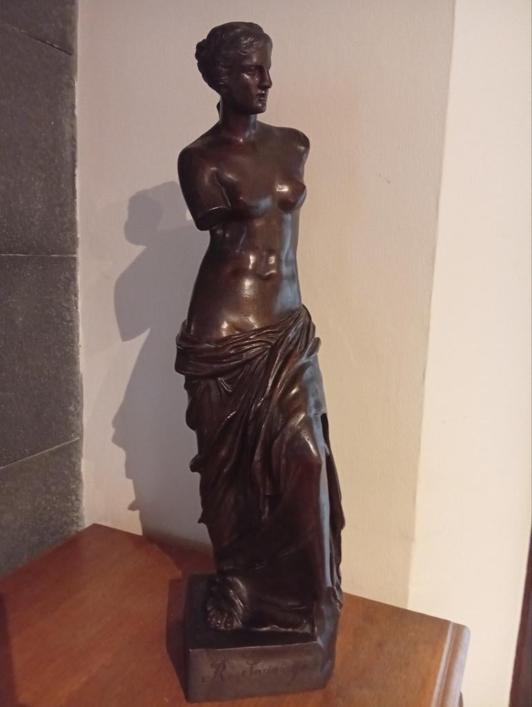 Bronzen beeld van Venus van Milo, Ophalen