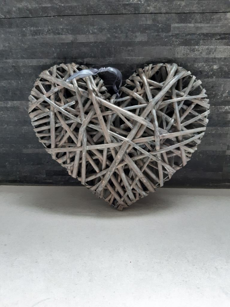 Grijs rieten hart om op te hangen, Ophalen of Verzenden, Zo goed als nieuw