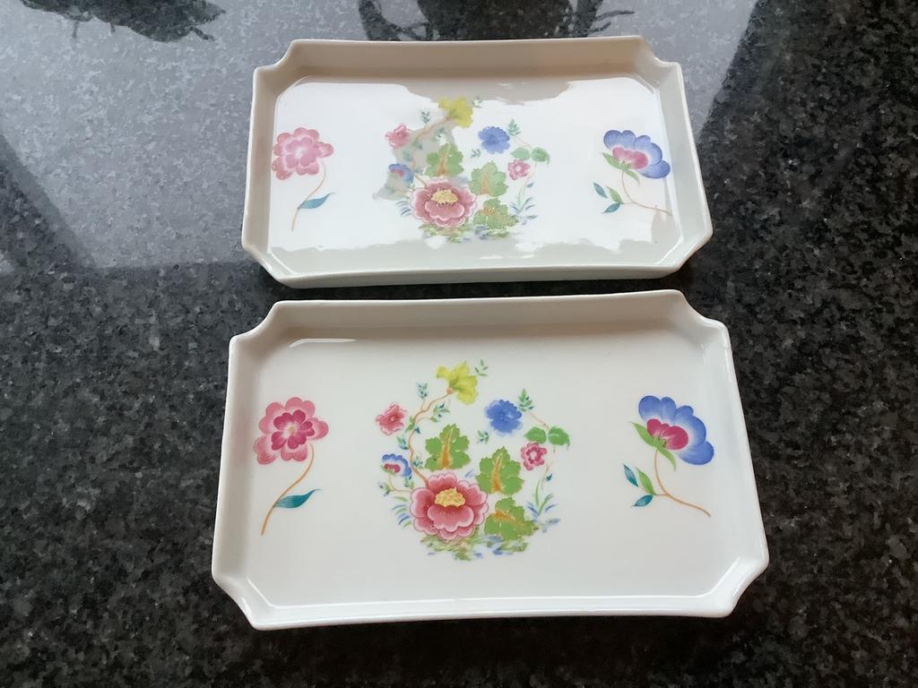 2 schoteltje Porcelaine  France (Chauvigny), Nieuw, Ophalen of Verzenden, Schaal of Schalen, Overige stijlen