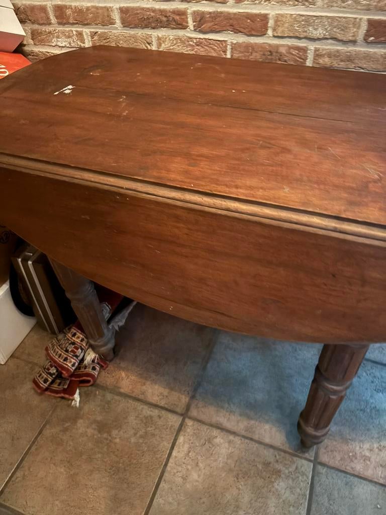 Oude engelse tafel op wieltjes, Ophalen