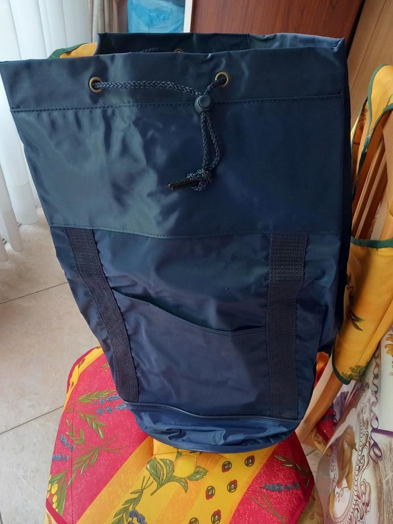 Nieuwe nylon tas met een diameter van 30 cm en een hoogte va, Ophalen, Blauw