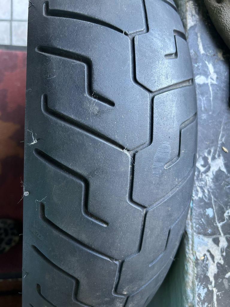 pneu arriere pour harley 160/70R17MC73V et pneu avant pour h, Motos, Enlèvement, Utilisé