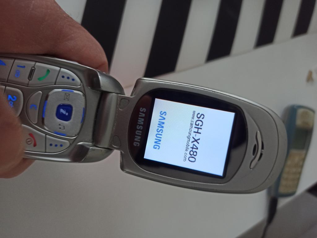 GSM Samsung SGH-X480 vintage, Autres couleurs, Clavier physique, Enlèvement, Utilisé
