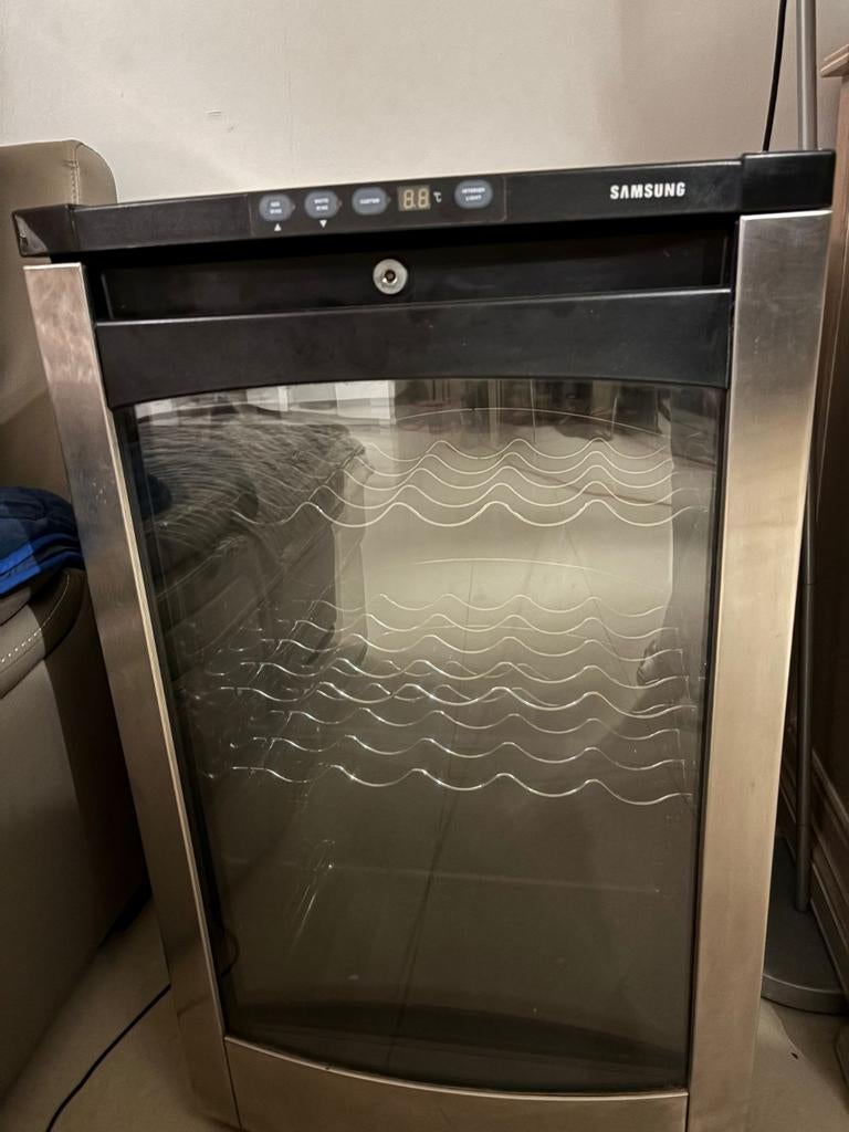 TEKOOP Drank/Wijn koeling van Samsung, Zakelijke goederen, Ophalen, Gebruikt, Koelen en Vriezen