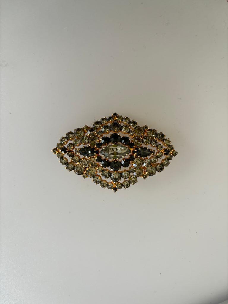 Vintage Broche Kitsch, Gris, Enlèvement ou Envoi, Comme neuf, Autres matériaux