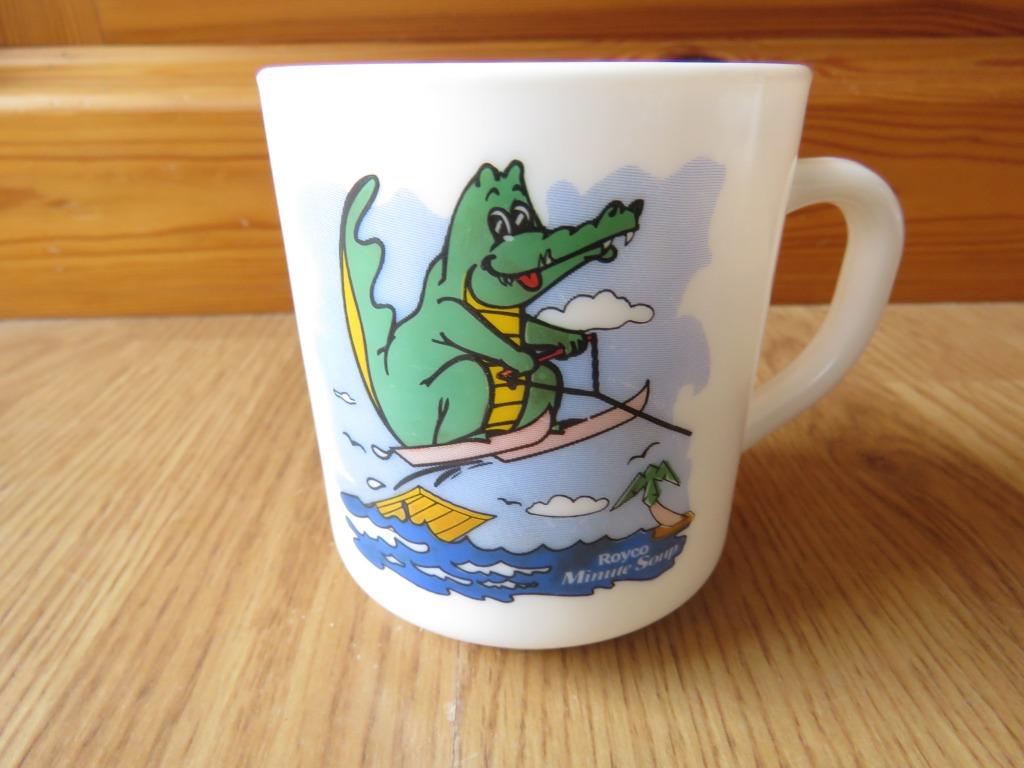 mug tasse avec crocodile Royco en arcopal, Huis en Inrichting, Keuken | Servies, Ophalen of Verzenden, Gebruikt, Kop(pen) en/of Schotel(s)