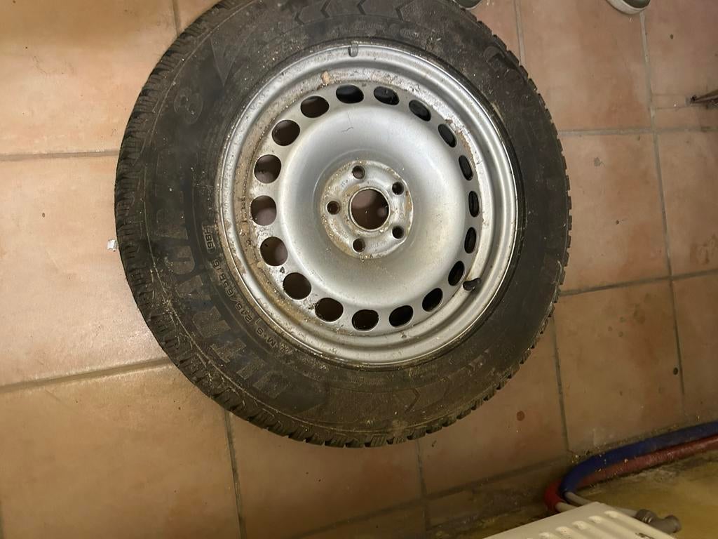 4 nieuwe banden met velg merk goodyear, Auto-onderdelen, Banden en Velgen, Ophalen, 215 mm, 16 inch, Banden en Velgen