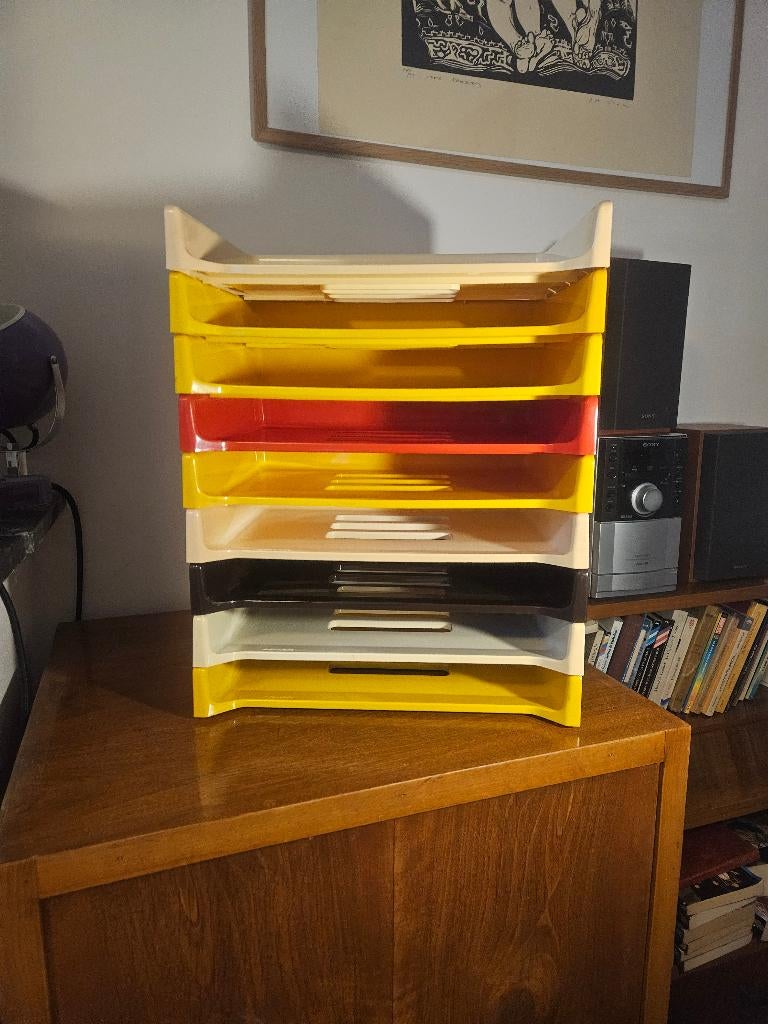 9 plateaux à courrier empilable-Designer Loewy pour Armor, Ophalen