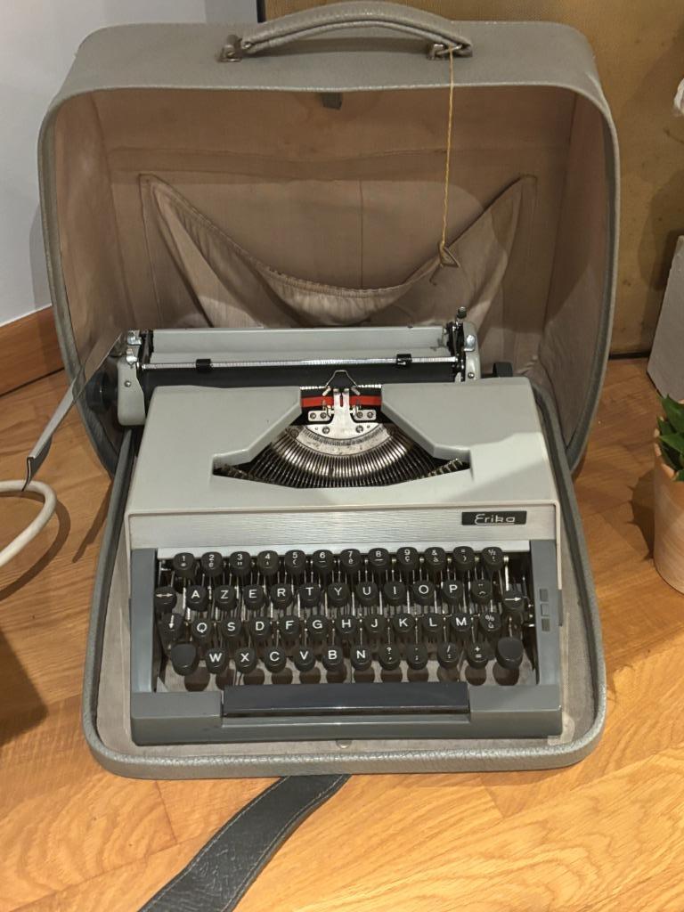 ️ Vintage typemachine Erika + originele koffer (AZERTY), Ophalen, Gebruikt