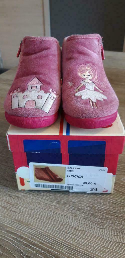 Pantoufles Bellamy pointure 24, Slofjes, Meisje, Zo goed als nieuw, Ophalen