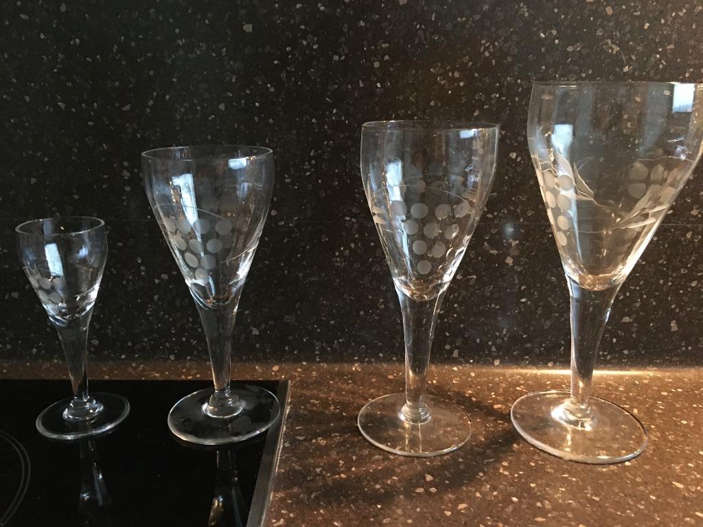48-delig glazen servies, Huis en Inrichting, Ophalen of Verzenden, Zo goed als nieuw, Glas, Compleet servies