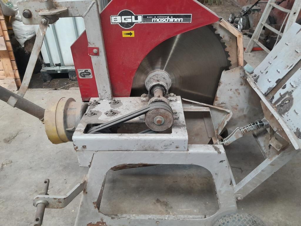 Scie à bûches, 600 à 1200 watts, 70 mm ou plus, Enlèvement, Utilisé
