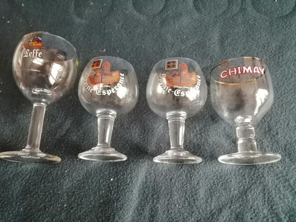 4 petits verres trappistes, en parfait état, Collections, Enlèvement