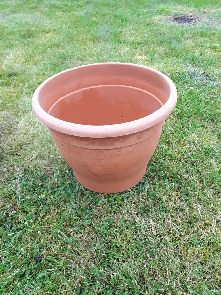 Kunststof bloempot , hoogte 27 cm diameter 34 cm, Ophalen of Verzenden, Gebruikt, Kunststof