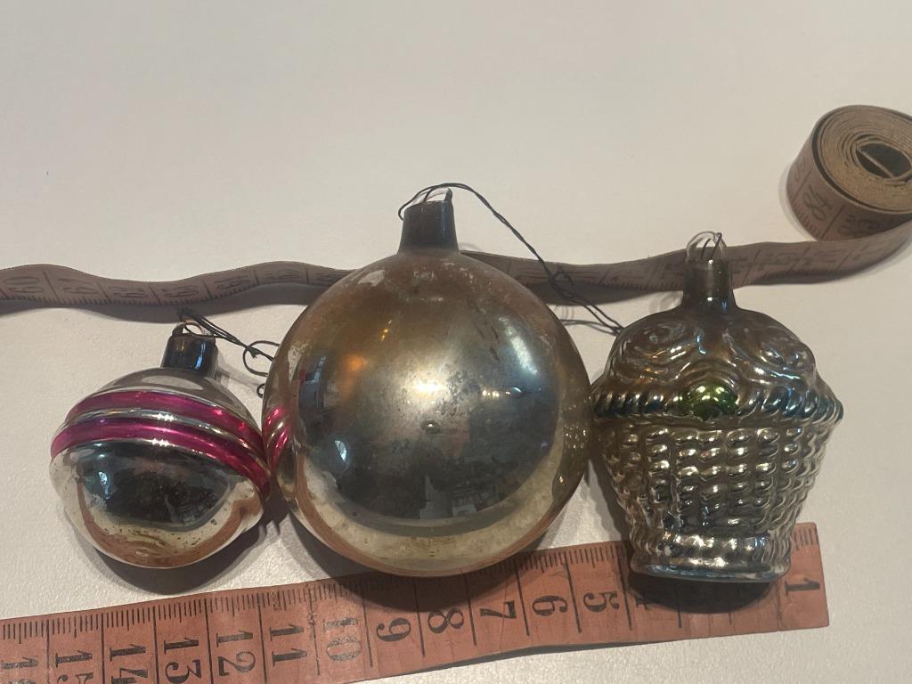 ajeko kerstballen, Enlèvement