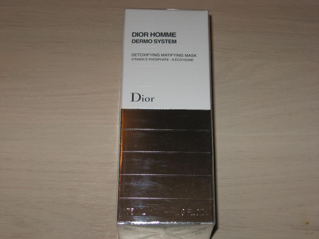 Nouveau DIOR HOMME DERMO SYSTEM, Bijoux, Sacs & Beauté, Beauté | Soins du visage, Neuf, Nettoyage, Tout le visage, Enlèvement ou Envoi