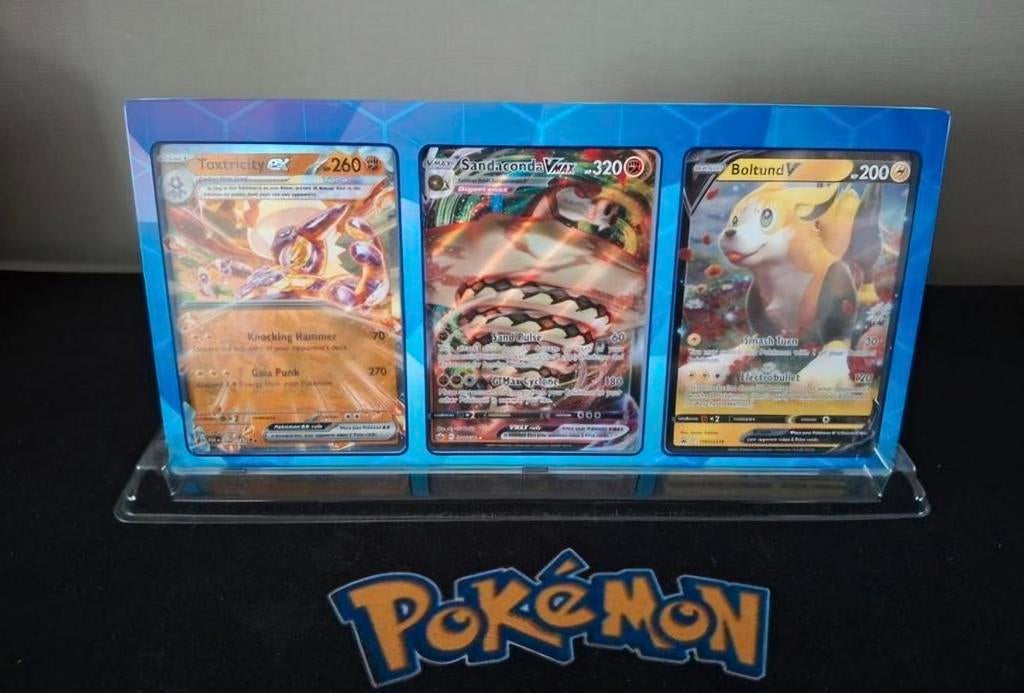 Originele pokémon kader met 3 mooie kaarten en staander!, Ophalen of Verzenden, Zo goed als nieuw