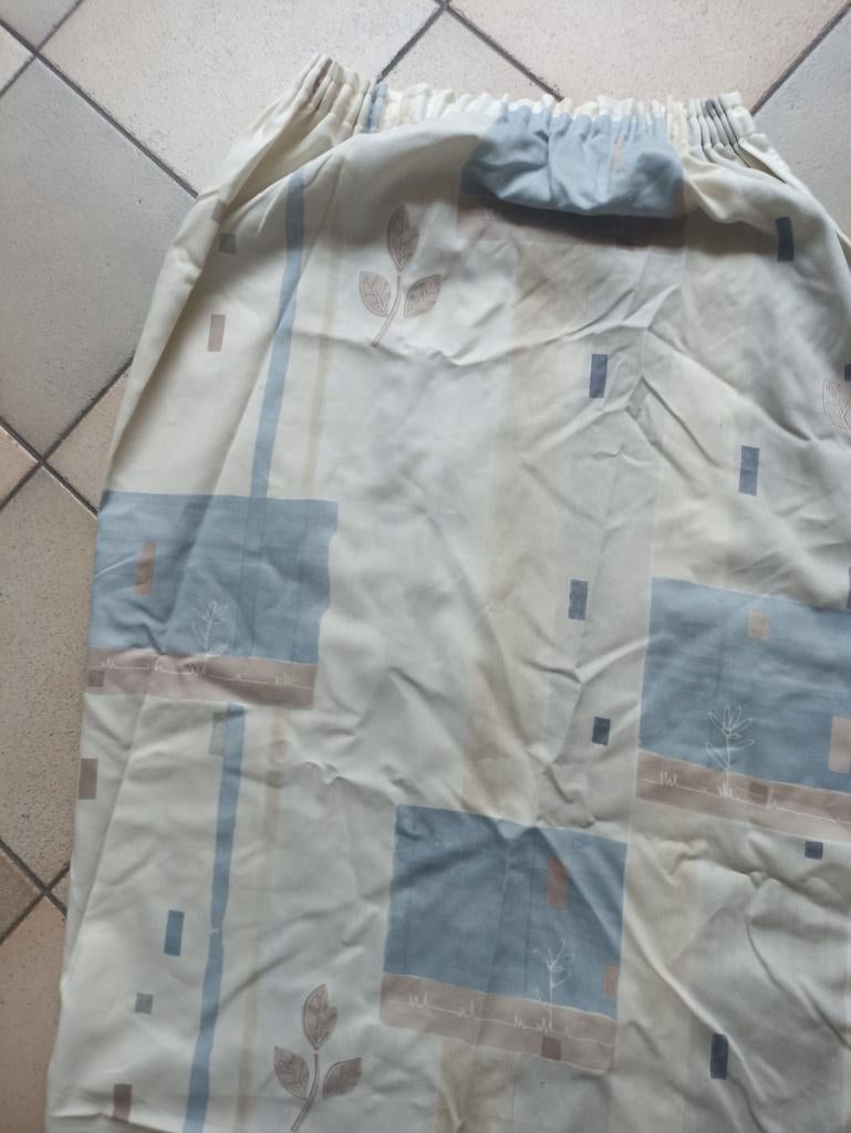 Lot de 2 tentures imprimées blanc, bleu et beige, Maison & Meubles, Enlèvement ou Envoi, Utilisé, Bleu