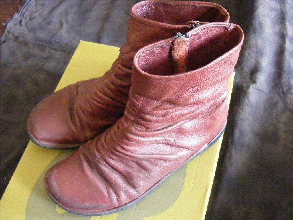 Loints, Rouge, Enlèvement ou Envoi, Loints, Boots et Botinnes