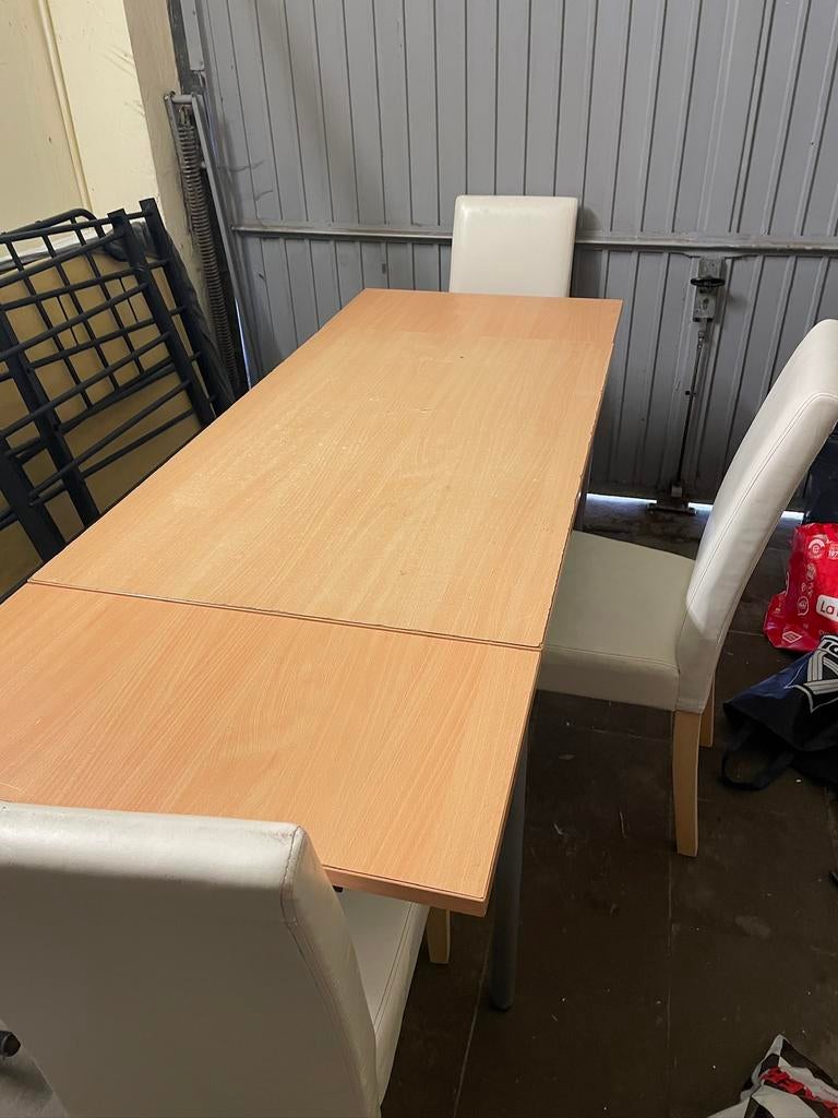 Table avec ralonge et caise, Ophalen, Zo goed als nieuw