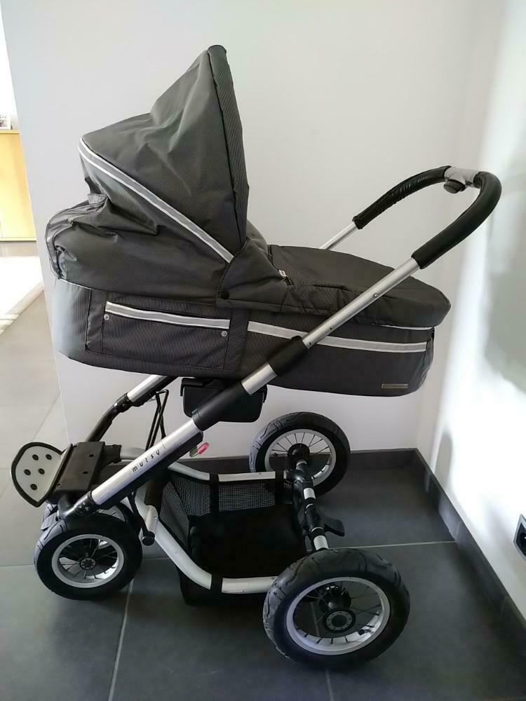 Prachtige volledige grijze driewieler buggy - Mutsy, Ophalen, Gebruikt, Luchtbanden, Combiwagen