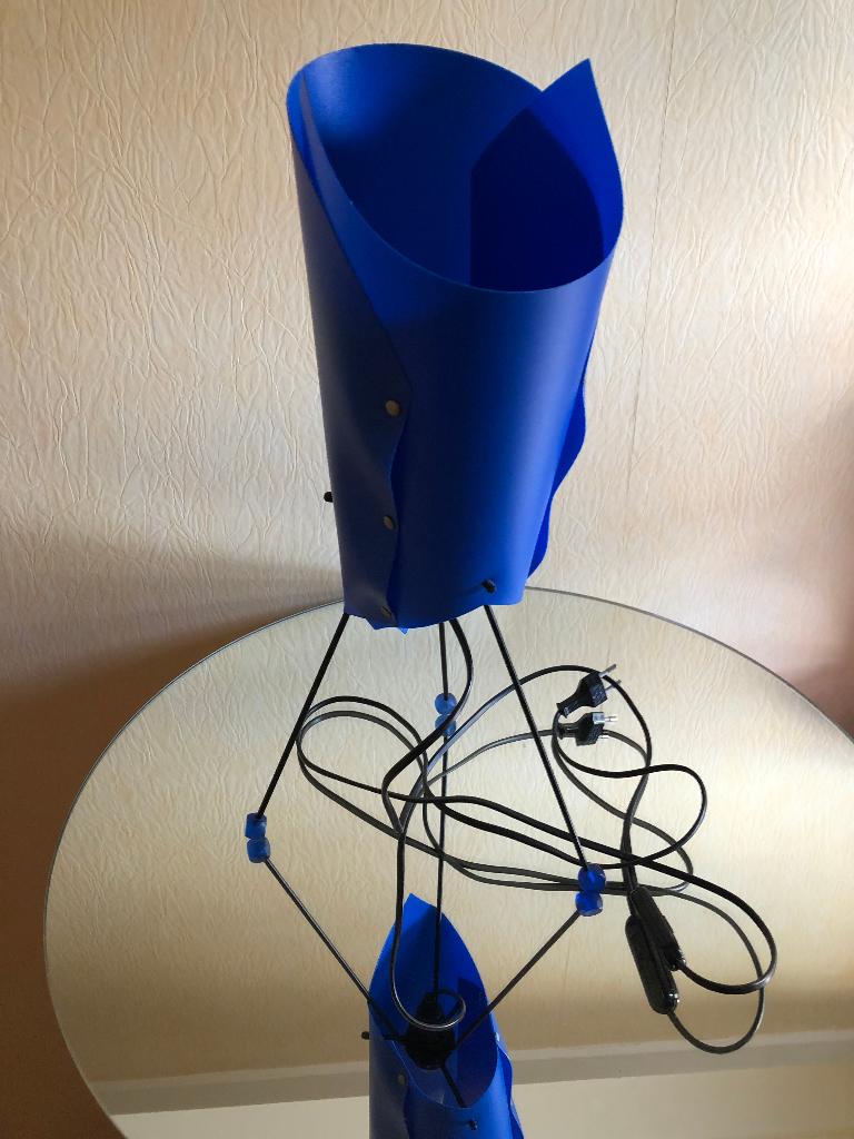 Design blauwe tafellamp Nieuwstaat !!!, Ophalen, Nieuw, Overige materialen, Design